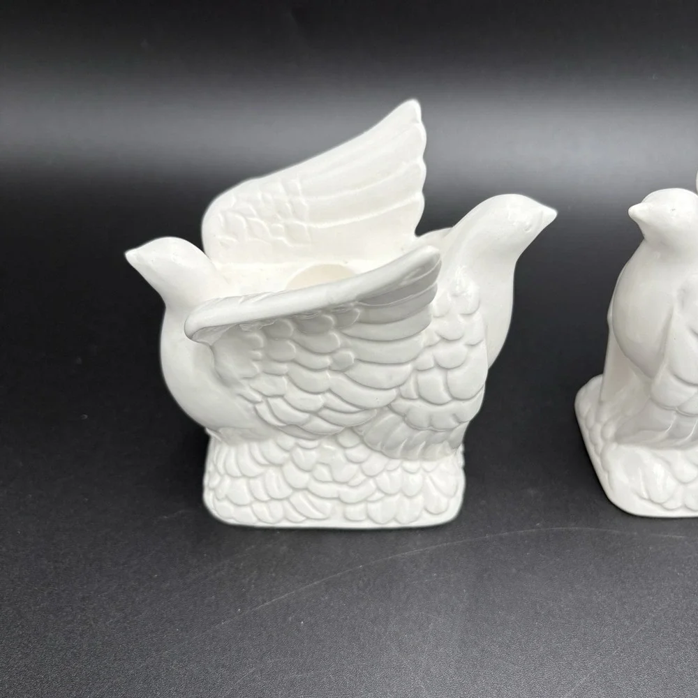 Pair‎ of Vintage Silvestri White Ceramic Dove / Love Bird Candlestick Holders